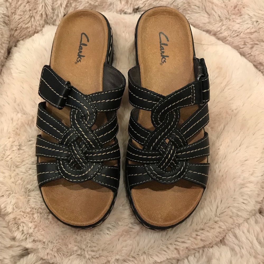 NWOT Clarks Black Sandals Size 5.5
